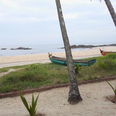Chera Rocks Beach House Hotel Thottada Buitenkant foto