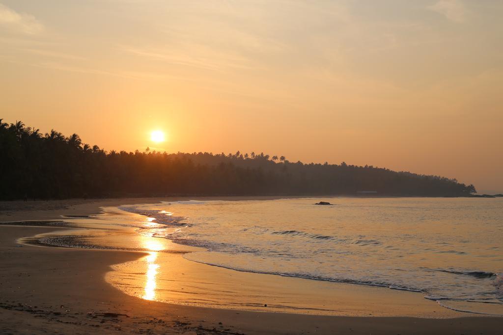 Chera Rocks Beach House Hotel Thottada Kamer foto